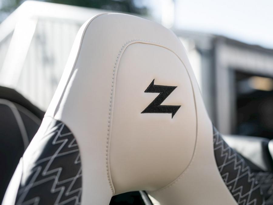 Детали интерьера Aston Martin Vanquish Zagato Volante 2018 года  (UK) (фото 11 из 34)